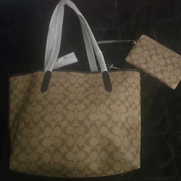 Coach Brown Halloween Tote Bag - Picture 4 of 9